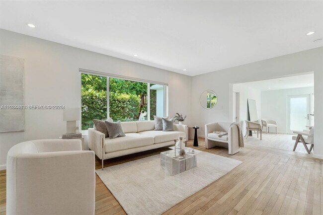 Photo - 8918 Garland Ave