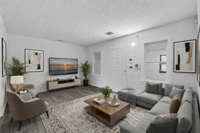 Photo - 118 NW 44th St