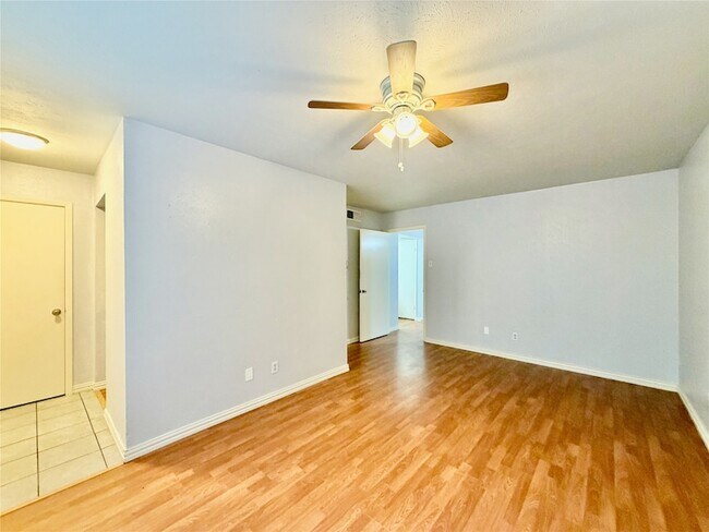 Photo - 4314 Travis St Unit 102
