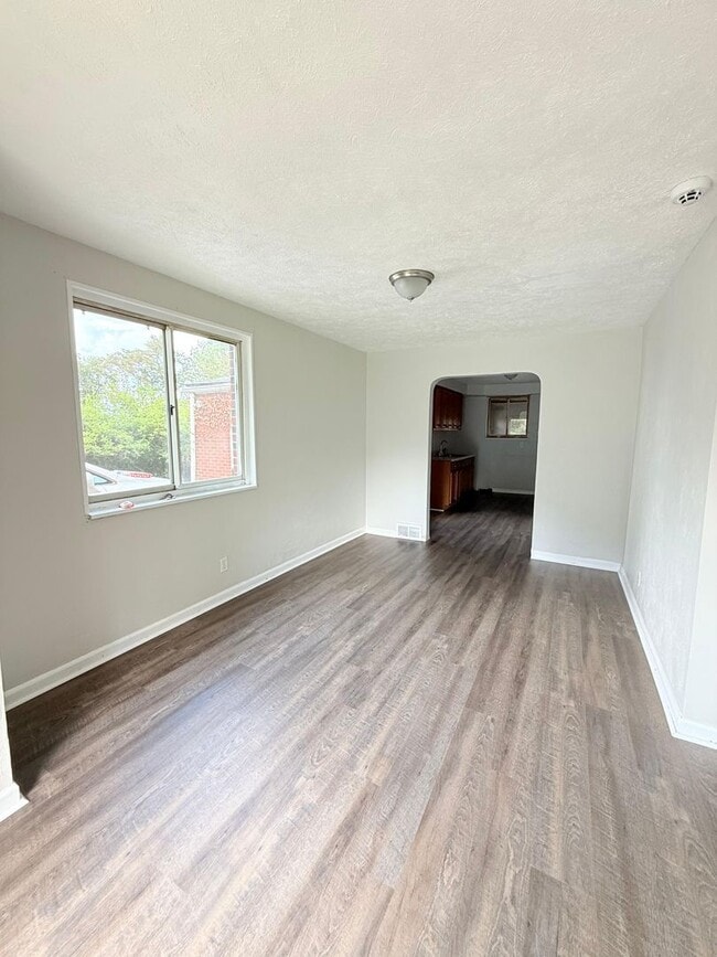 Photo - Spacious 3BD/1BA Single Family Home in Pen...