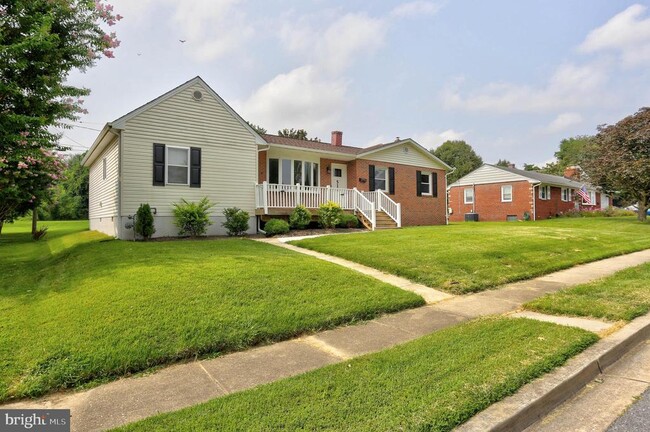 Building Photo - 513 Oak Grove Rd Rental