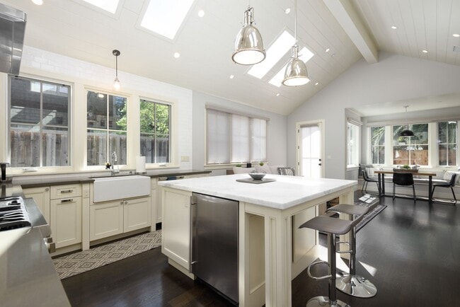 Photo - Furnished Downtown Palo Alto Modern Home with Timeless Design