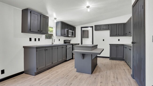 Photo - Mobile Home in Springer