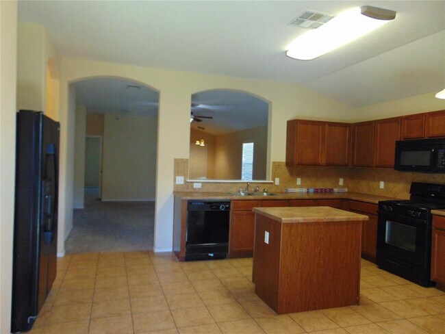 Photo - 251 Wolfberry Path