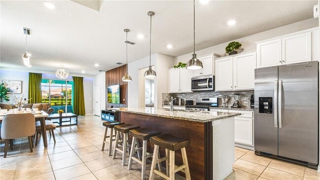 Photo - 7219 Oakmoss Loop