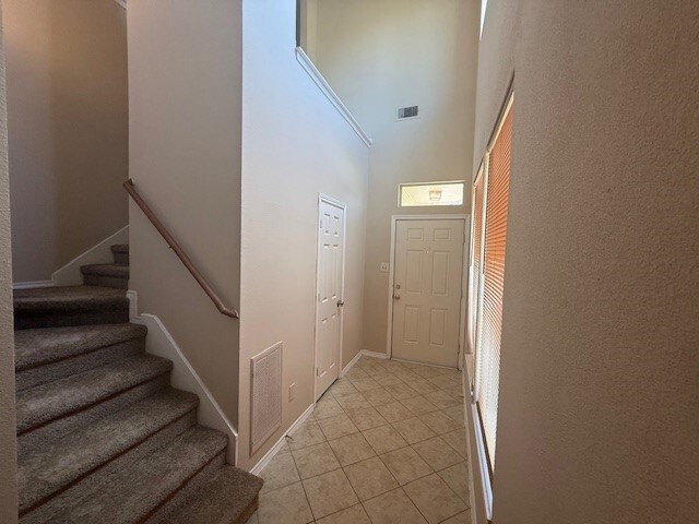 Photo - 726 Woodport Ln