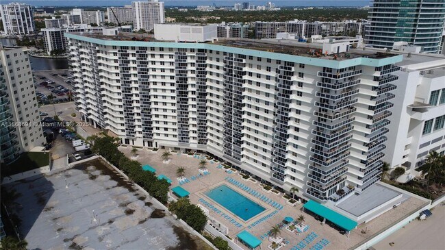 Building Photo - 3725 S Ocean Dr Unit 1022 Rental