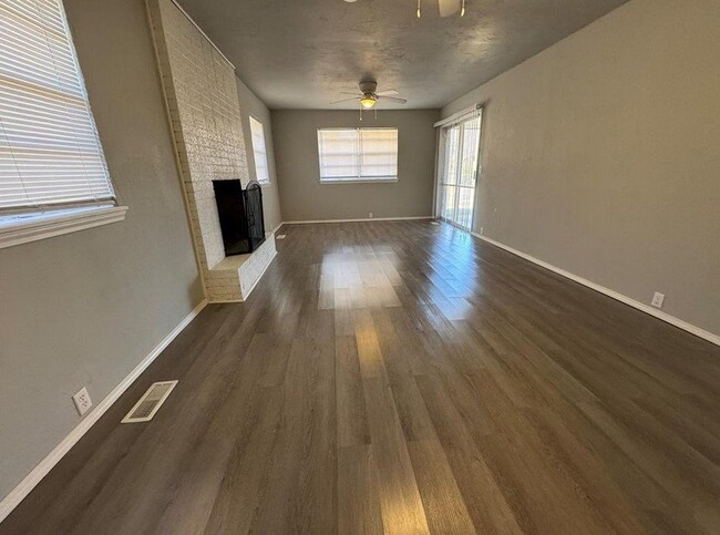 Photo - 1157 NE 59th St