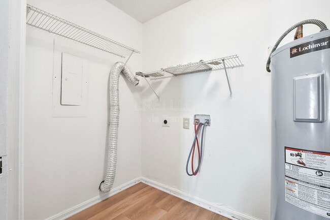 Photo - 5628 Wooded Lake Dr