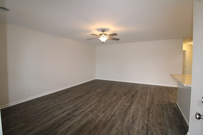 Photo - 578 Brushwood Dr