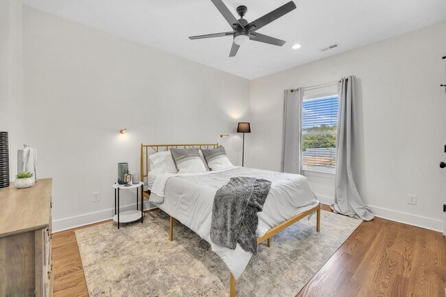 Photo - 143 Crockett Hls Ln