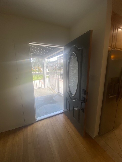 Photo - 5745 Simpson Ave