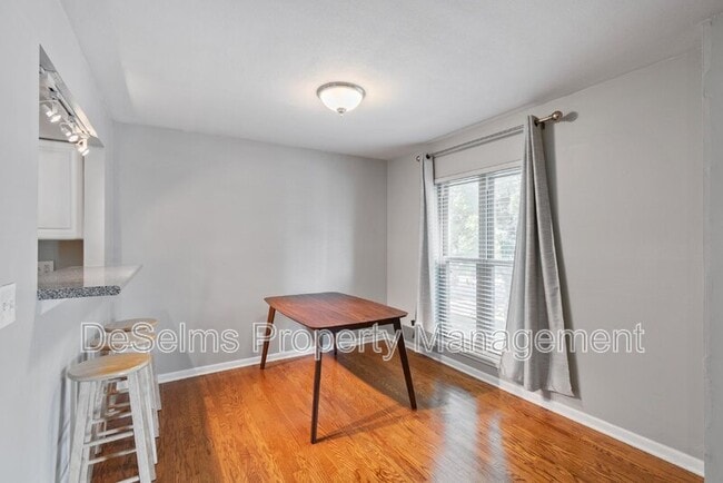 Photo - 207 Summit Ridge Dr