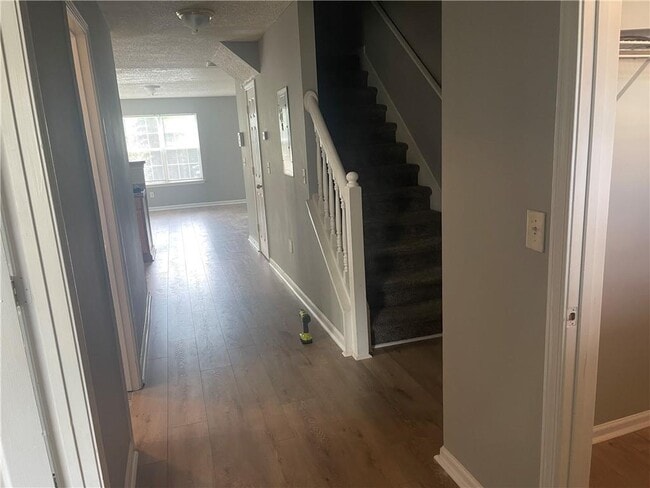Photo - 5322 Creekview Ln
