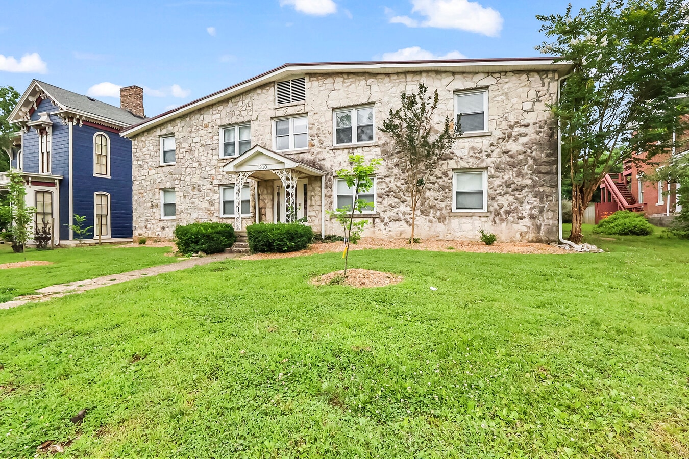 Photo - 1310 State St