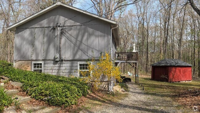 Building Photo - 515 Newtown Turnpike Rental