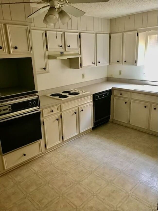 Photo - Garden home excellent condition