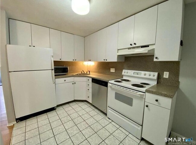 Photo - 165 Towne House Rd Unidad 165