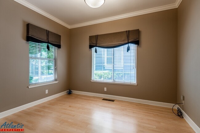Photo - Gorgeous Townhouse | Hardwood Flooring | A/C
