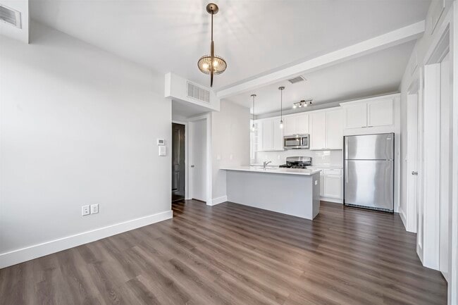 Photo - 91 W 21st St Unit 1