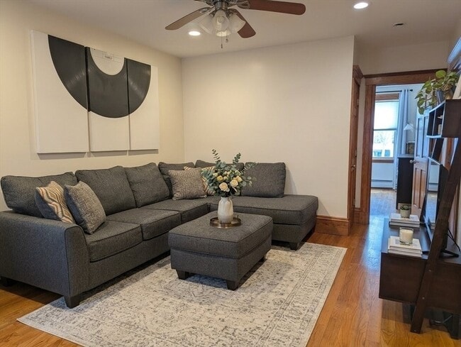 Photo - 536 E 7th St Unit 1