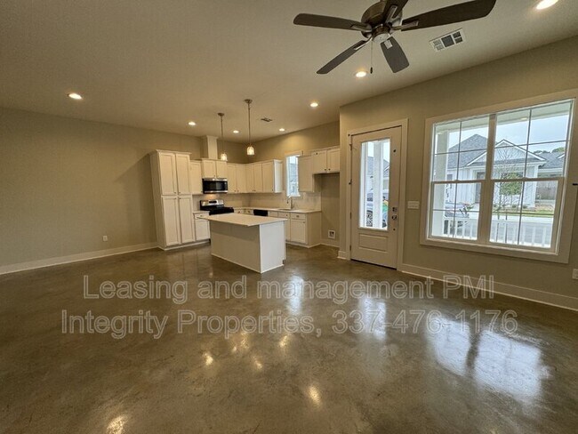 Photo - 106 Satsuma Dr