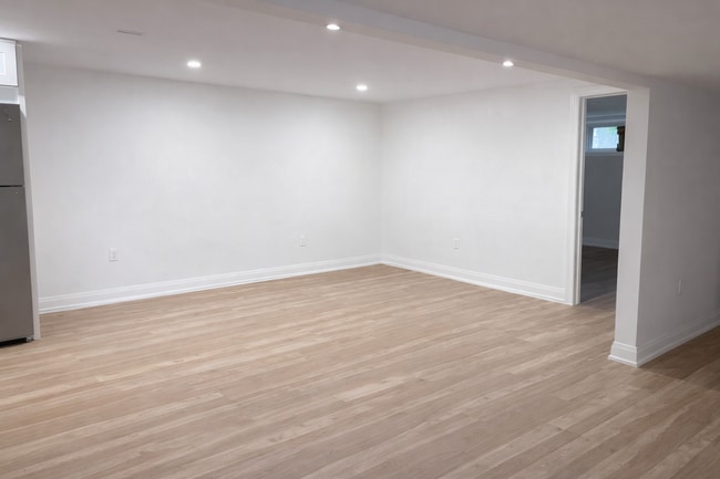 Photo - 20 Blackthorne Ave