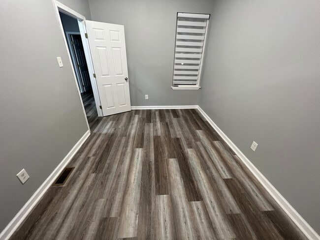 Photo - 2221 N Sydenham St