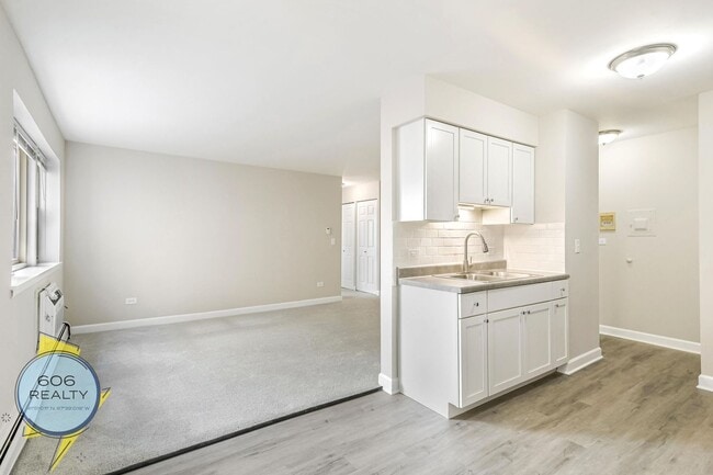 Photo - 3001 N Thatcher Ave Unit 3L
