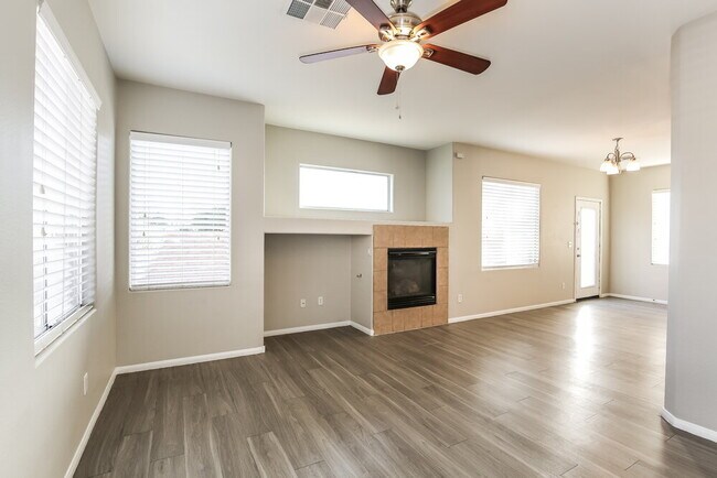 Photo - 711 Easter Lily Pl
