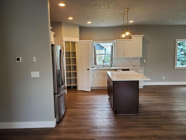 Photo - Craftsman 1 Story Zero Step House