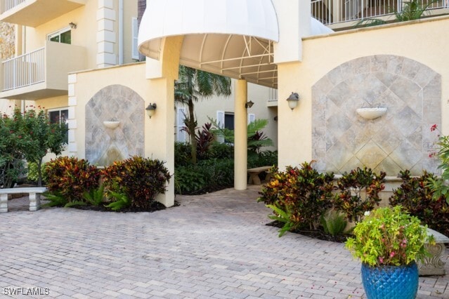 Building Photo - 3000 Gulf Shore Blvd N Unit 207 Rental