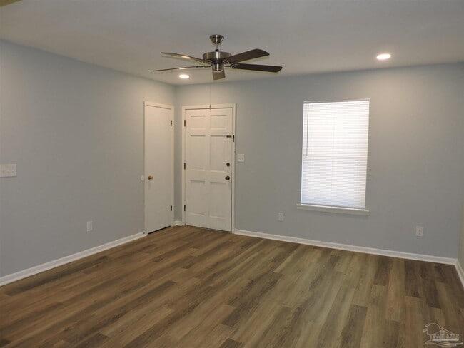 Photo - 6970 Woodley Dr
