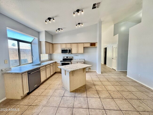 Photo - 16401 N 39th Pl