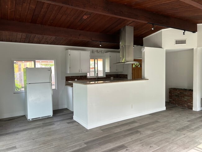 Photo - 281 Stanton St