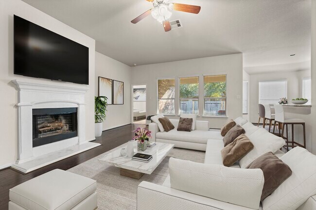 Photo - 118 Red Deer Pl