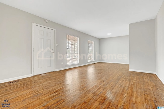 Photo - 4012 Hazelwood Rd