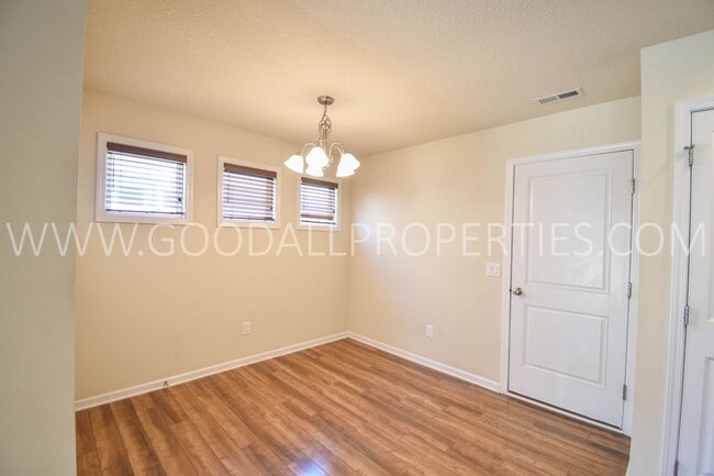 Photo - Check out this Beautiful 2 Bedroom, 2.5 Bath end unit Townhome in West Des Moines