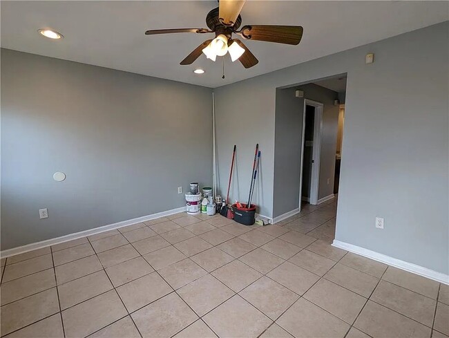 Photo - 307 E Liberaux St