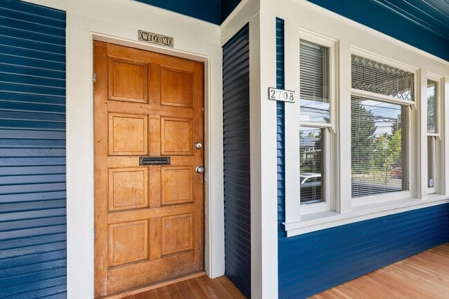 Photo - Spacious 3 bedroom, 1 Bath House in Inner SE Portland - Everything Right at Your Doorstep!