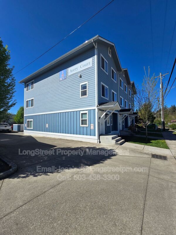 Photo - 132 SW Avery Ave