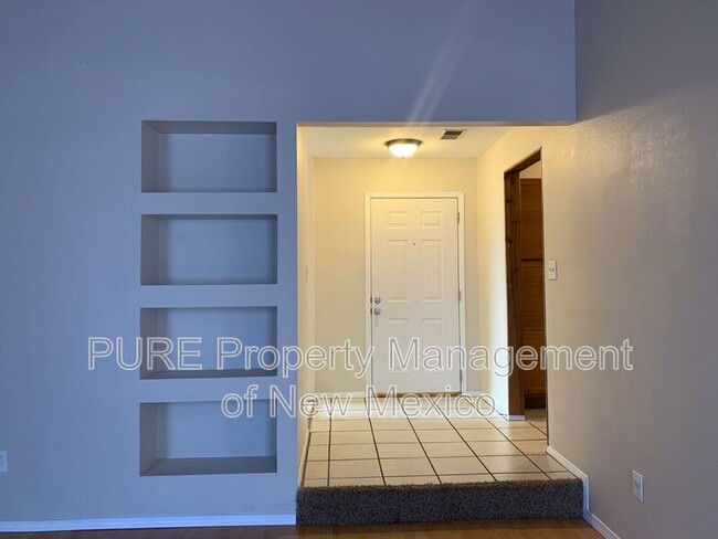 Photo - 4556 Platinum Dr NE