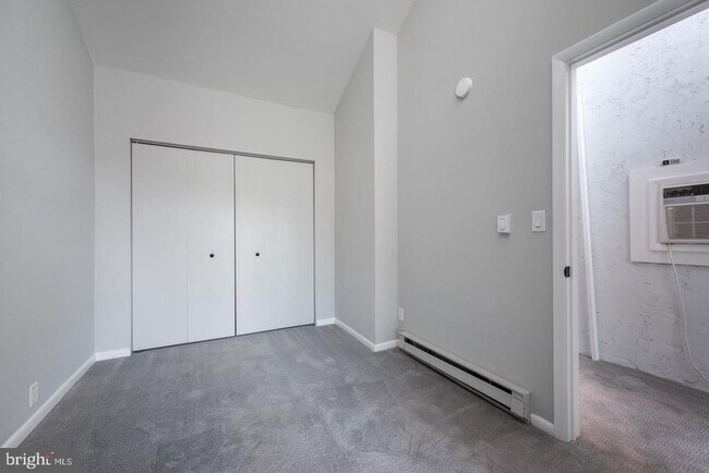 Photo - 123 E Baker St