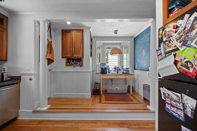 69 Westmoreland St Unit 2