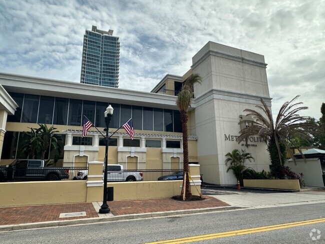 Building Photo - Downtown Orlando Condo - Lake Eola District