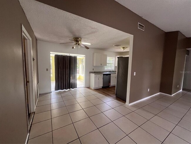 Photo - 214 Bluefield Ave