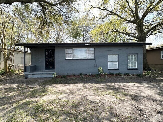 Building Photo - 3142 W 6th St Rental