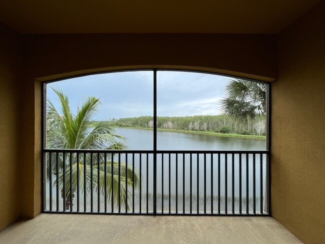 Beautiful 2/2 Condo in Treviso Bay w/ Tran... - Beautiful 2/2 Condo in Treviso Bay w/ Tran...