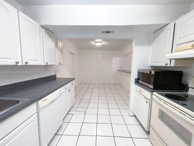 Photo - 5970 NW 28th St