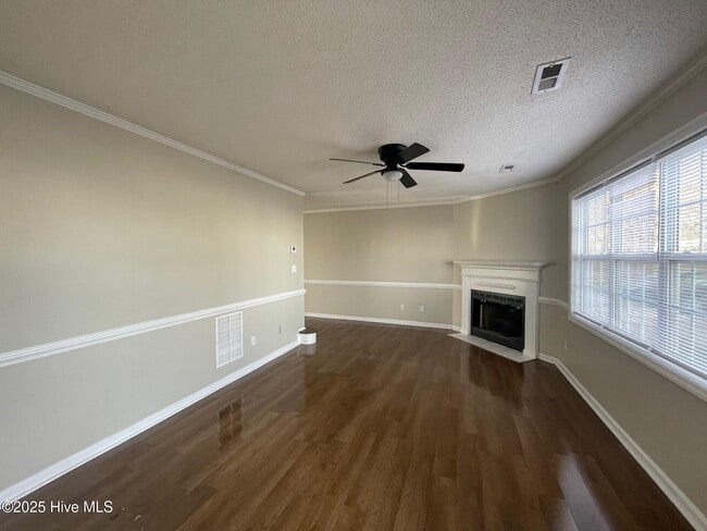 Building Photo - 3915 Sterling Pointe Dr